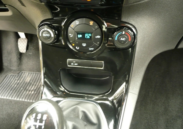 Ford Fiesta cena 38400 przebieg: 51900, rok produkcji 2017 z Koszalin małe 667